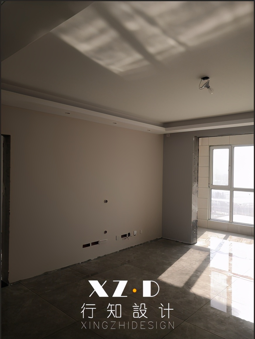 施工跟踪：电视墙暖咖色，其他墙面浅灰色，设计师不同阶段分享