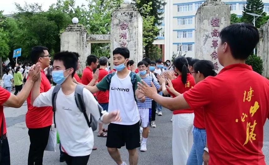 考生分数低怎么办，这些实力强劲的三本院校，师资雄厚前景广阔