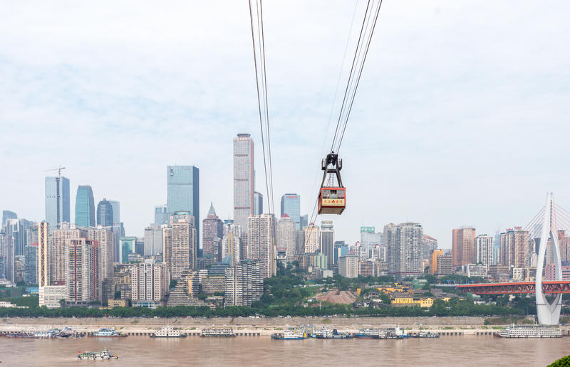 山城重庆，轻轨出行，玩转8D网红城市