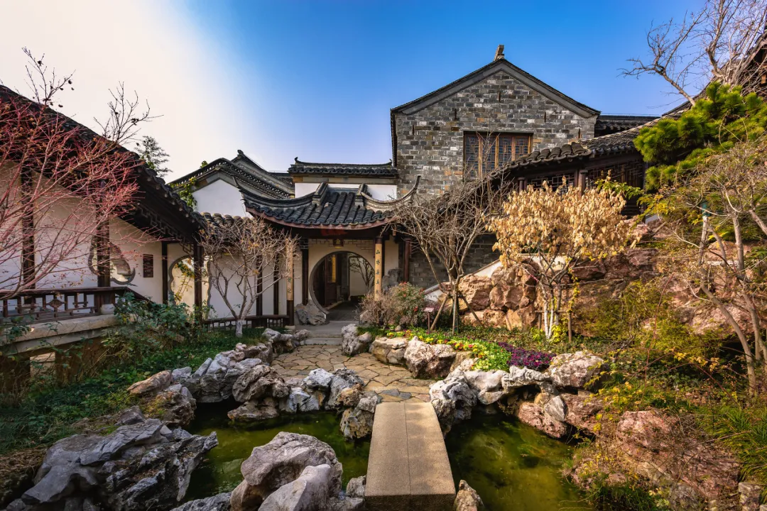 那个写《肉蒲团》的人，一生就像开了挂