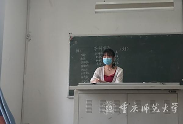 她在汶川地震中失去亲人，超重本线50分考上大学，如今毕业回家乡当老师！