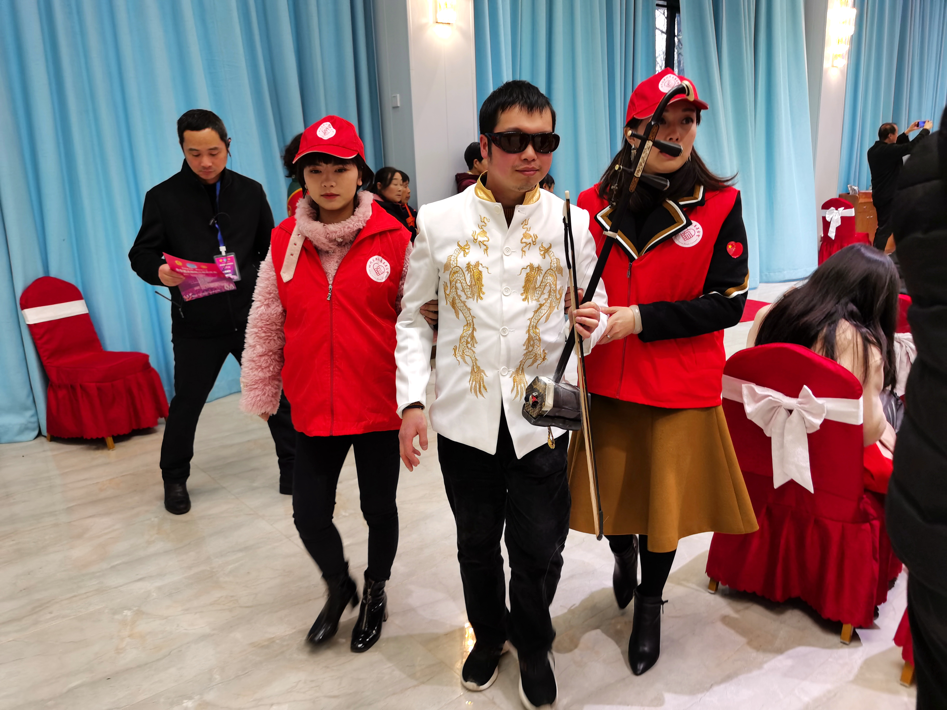 共享蓝天助残公益音乐会在成都举行