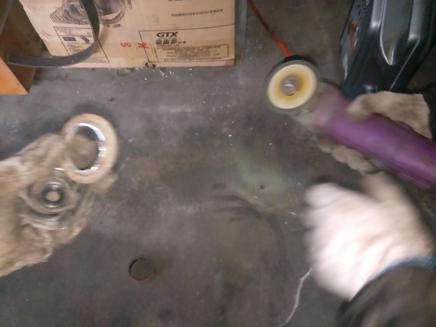 奥迪2.8V6发动机故障一大堆，最吓人的是差点把发动机甩出去