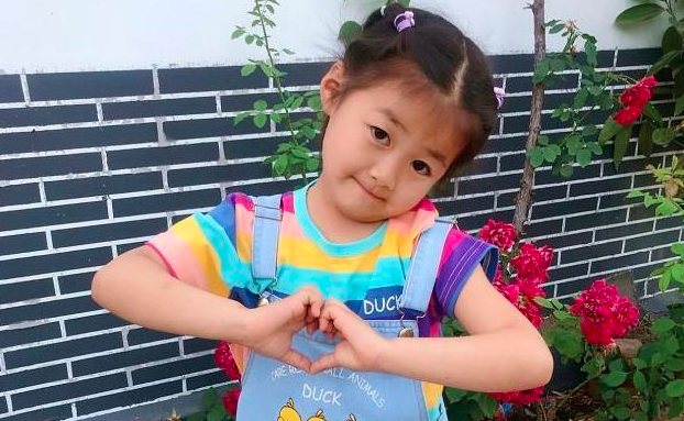 5岁“小福原爱”含泪练习乒乓球，网友感动又心疼：奥运会在等你