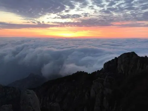 泰山“佛光”栩栩如生，见者纷纷许愿祈福，究竟是如何形成的？