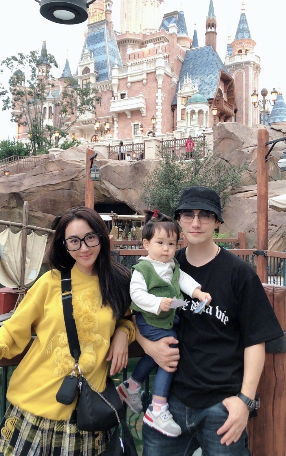 戏里颠倒众生，戏外专情一人？4位情史干净的男星，娱乐圈太稀缺