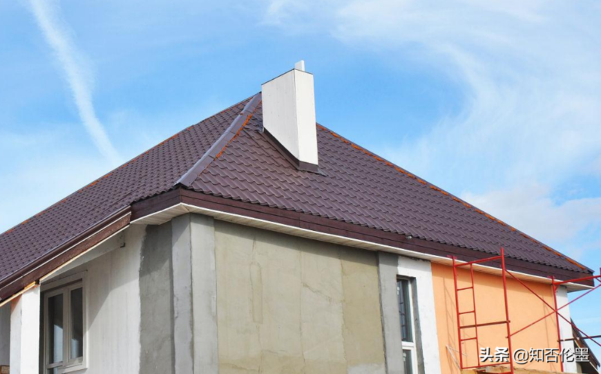 农村盖房做坡顶,是"现浇"好,还是直接用"木架盖瓦"好?该看