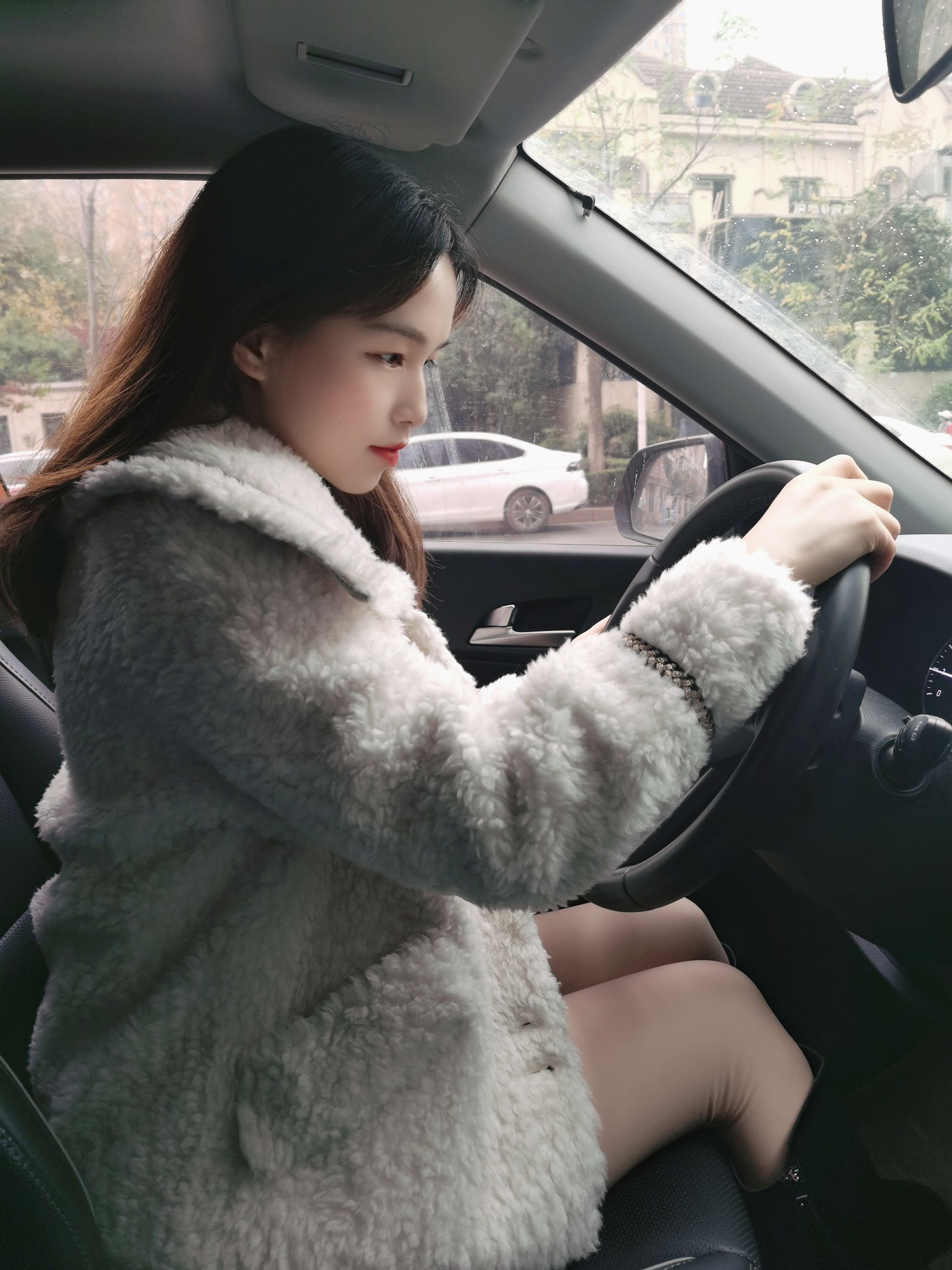 女司机的车载好物分享：MOMAX摩米士车载无线充手机支架