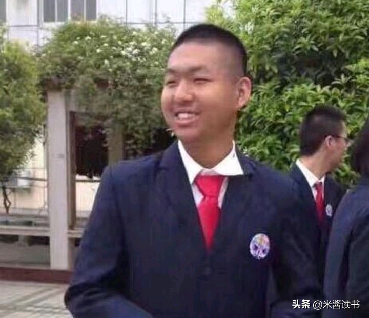 陕西男孩高考英语149，摘得状元上清华，坚持2种习惯养成学霸