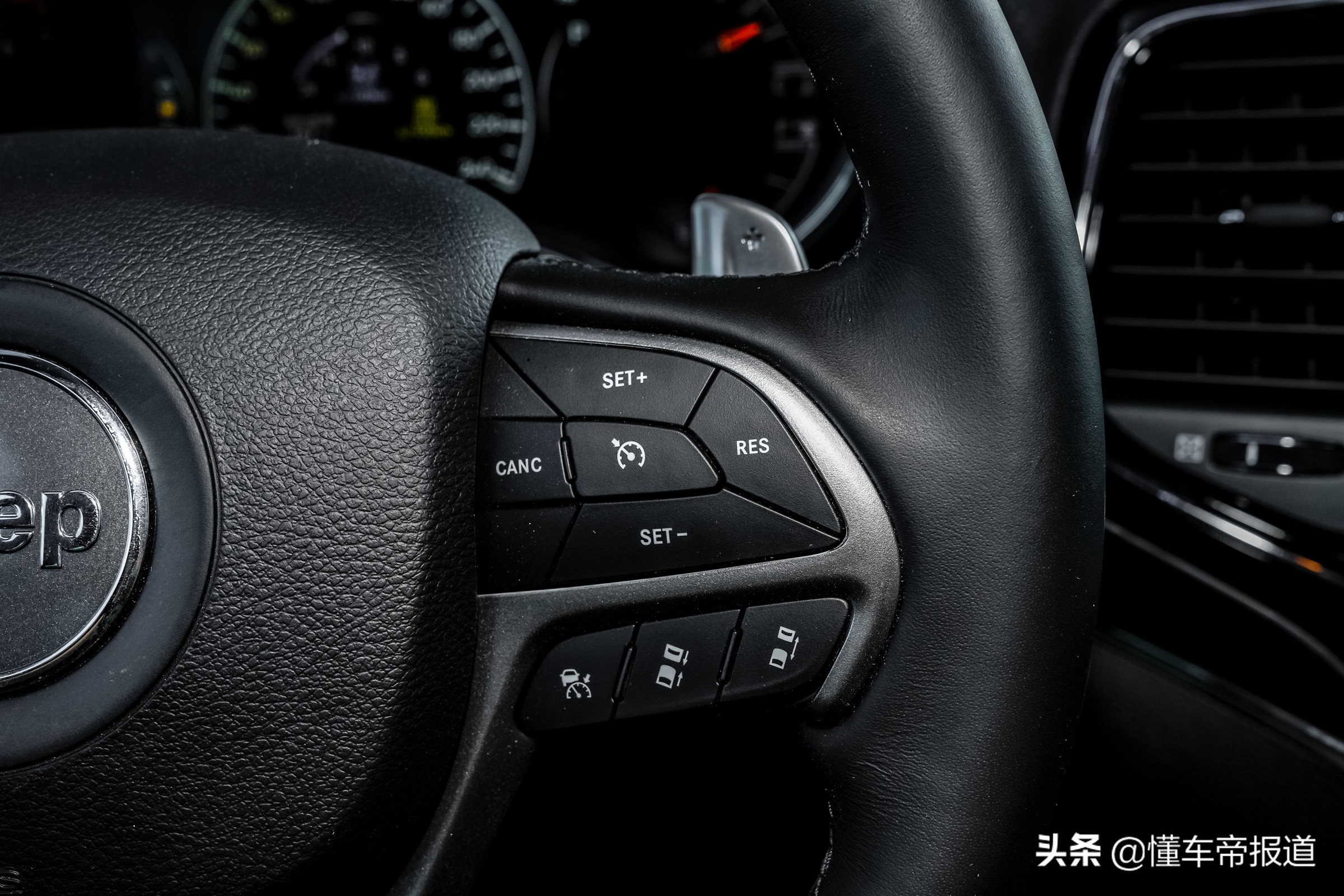 新车｜大排自吸魅力依旧 且开且珍惜 试驾大切诺基80周年纪念版