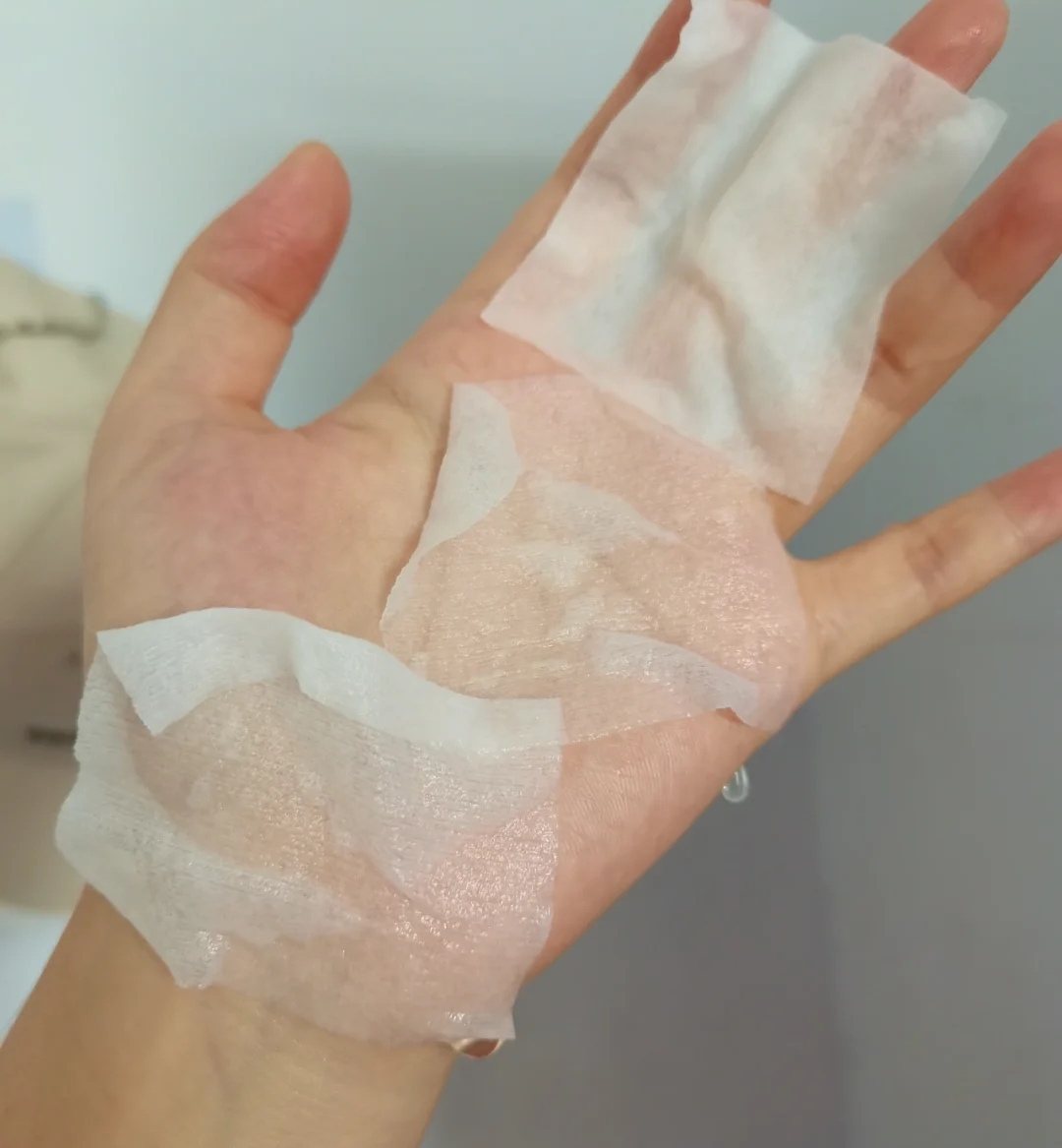 ahc家的大绿瓶是新晋爽肤水,百元以下带有一些功效型用来当作的湿敷水