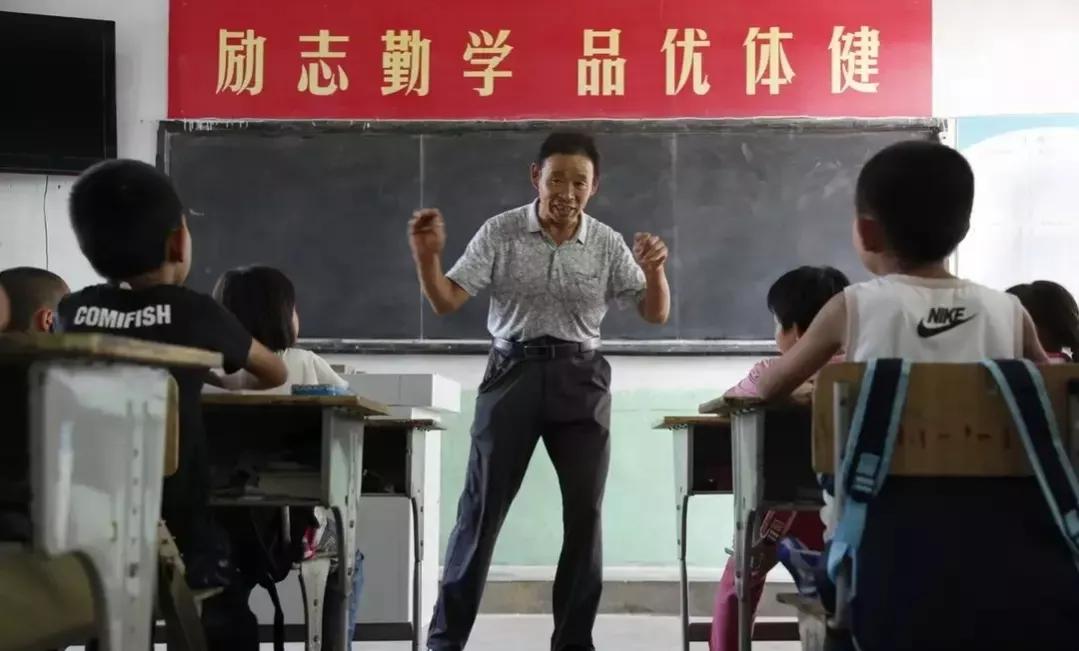 原民办教师没转正的原因分析，但都盼望得到相应的待遇，值得关注