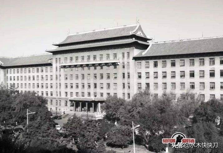 从黑龙江搬走的高校，两所1969年搬走的，两所从齐齐哈尔搬走的