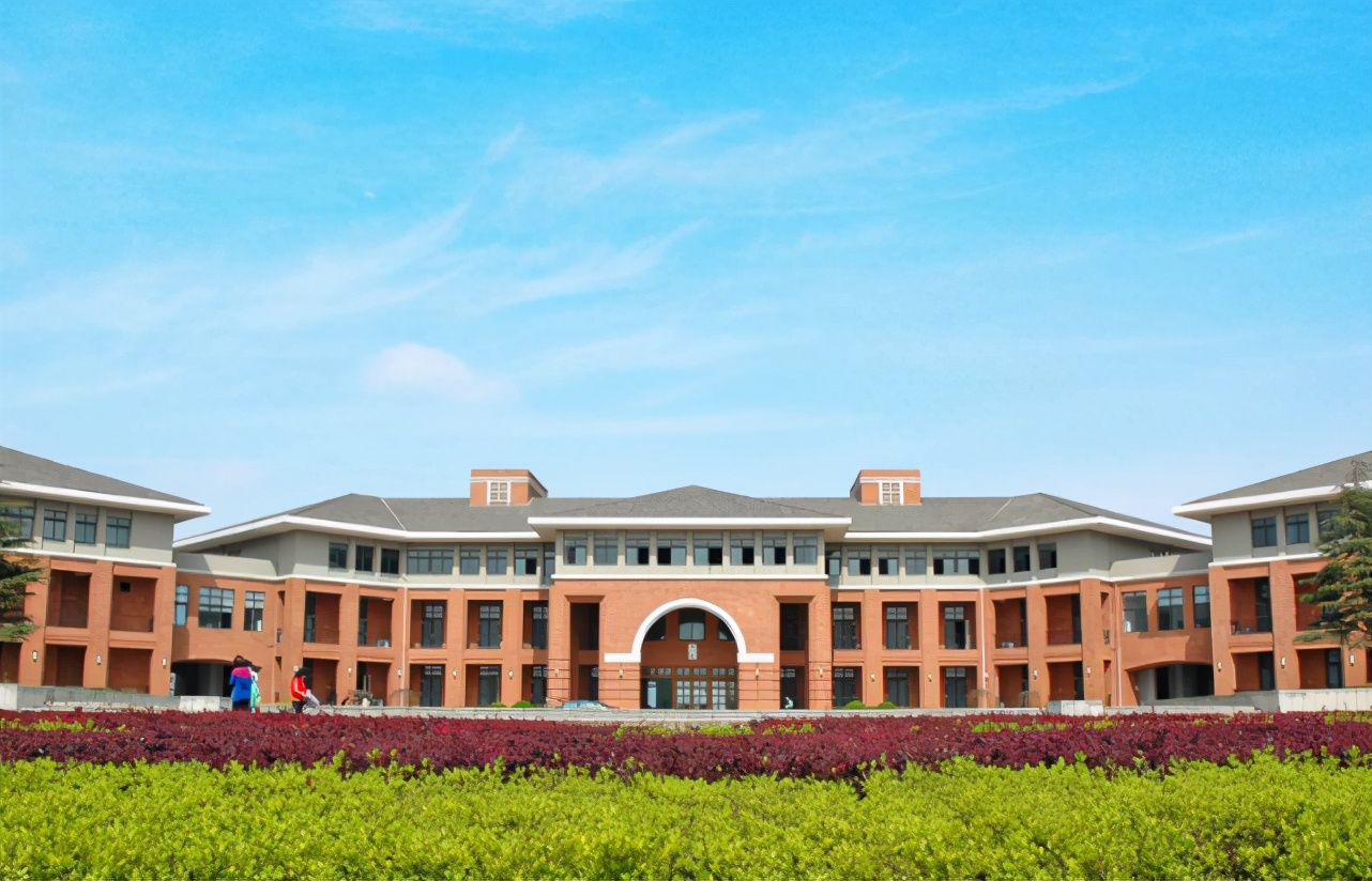 武汉这所高校“很低调”，隶属于国家教育部，但报考专业相对冷门