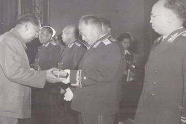 1955年授衔的1048名开国将帅，如今仅有2人仍健在，他们是谁？