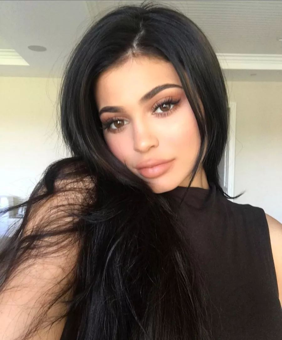 24岁的美国名媛Kylie Jenner 凯莉·詹娜成Instagram第一女网红