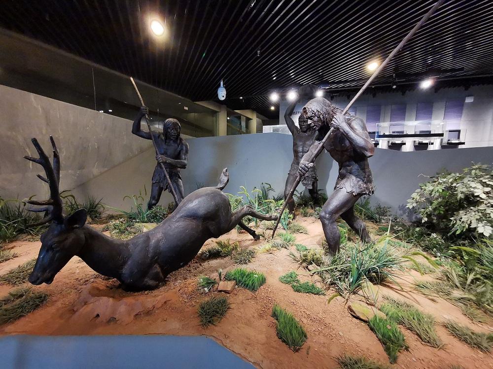 50万年前的秘密,北京猿人没混到食物链顶,却成了蚕食同类的恶魔