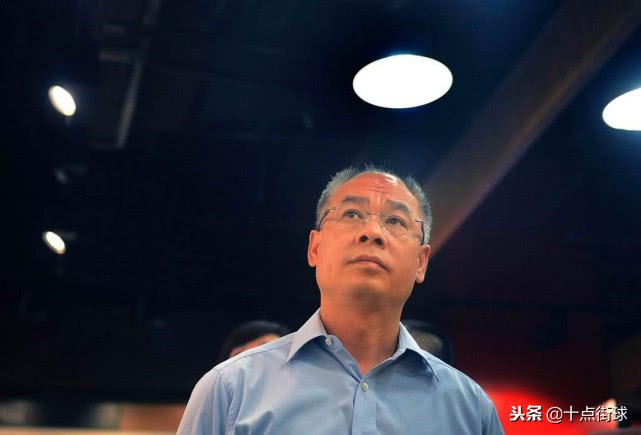 儿童篮球李宁好还是乔丹好（李宁近期现状：儿子帅气女儿可爱，为90后消费者化身成“潮叔”）