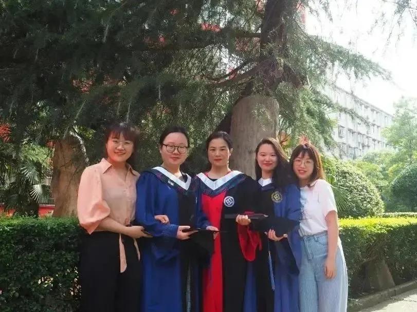 三年前开学典礼上发言的她，现在怎么样了？