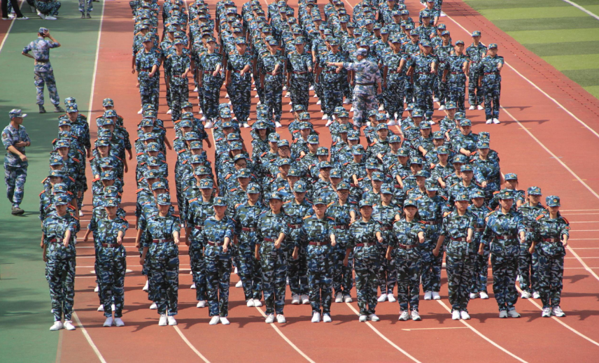 已成传统的军训，如今却备受大众质疑，“变了味”的军训意义何在