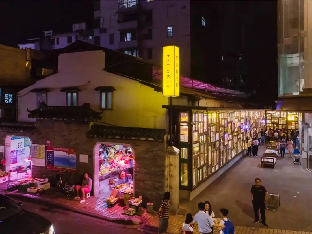 Prada 在中国开菜市场,全场平价通通平价,不涨一分钱