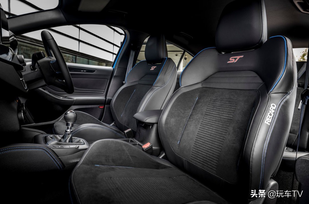 全新福克斯ST巨强！2.3T+6MT+KW可调避震，高尔夫GTI：过分了