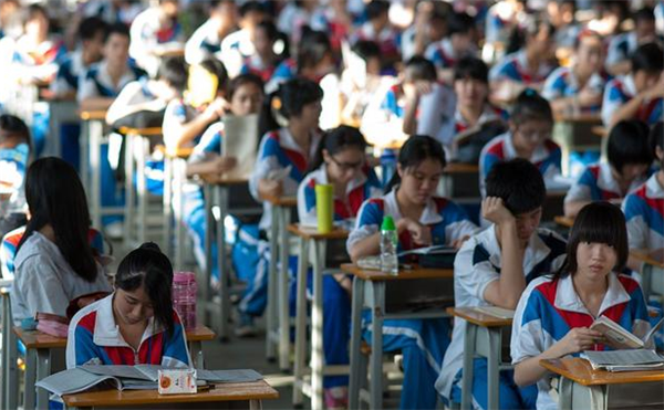 高考能不能考上名牌大学？要看3门学科成绩，还要做对1个选择