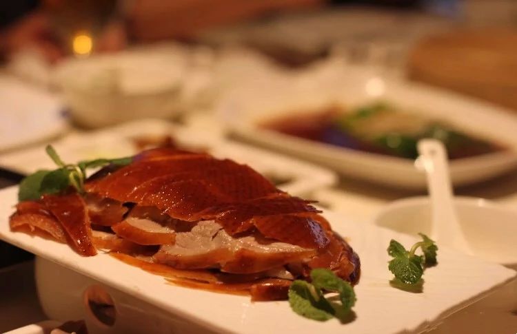 北京土著：吃烤鸭千万别去全聚德！这10家烤鸭才正宗！你吃过几家