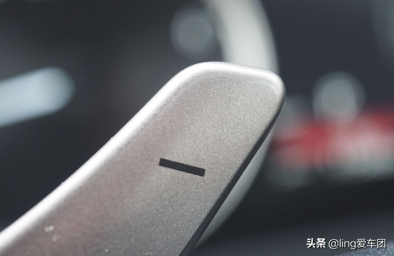 2021年雷克萨斯IS 300 AWD：运动型三厢车