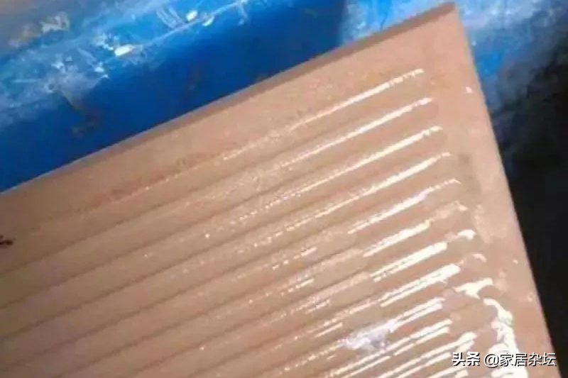 瓷砖空鼓、脱落，瓷砖背部的“蜡”处理了吗？还有3个问题要注意