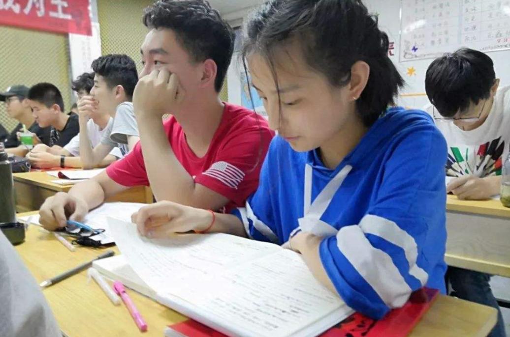 浙江学霸蓝鸿斌，去年641分考上大学却退学复读，今年考了多少分