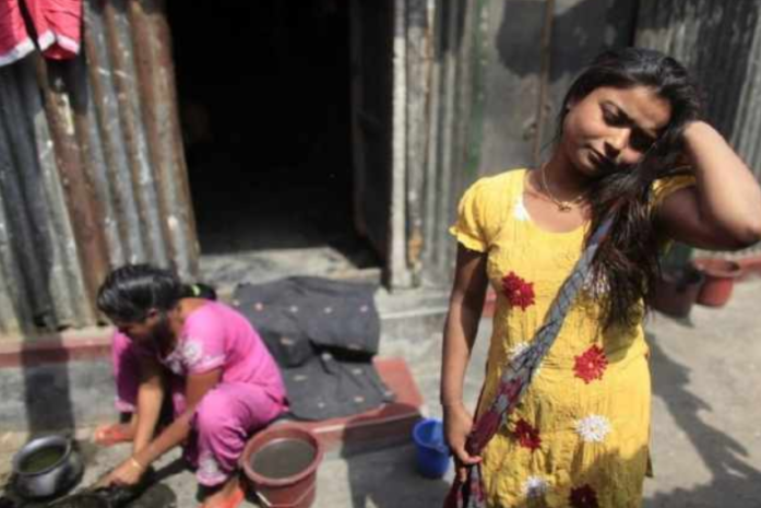 孟加拉有多荒诞？流汗又流血的制衣工厂，女性执政，充斥着贫民窟