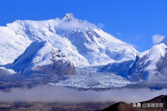 昆仑山最高峰公格尔峰而喀喇昆仑山则不同,它绵延在中国新疆边境的
