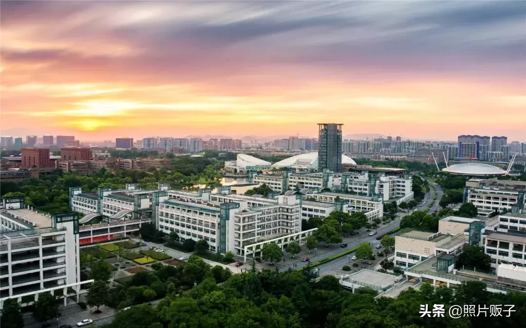 中国最美6所大学，镜头下的它们，不出意外的好看