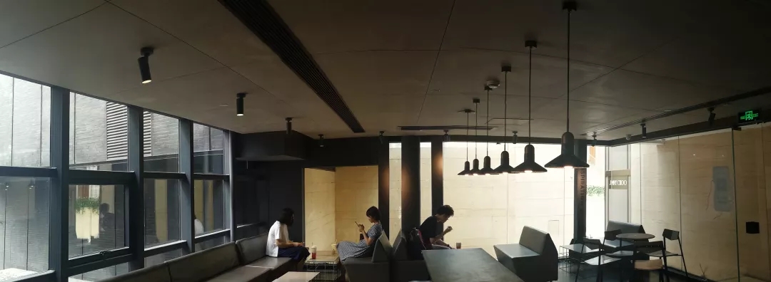 你以为网红奶茶店红的是奶茶？不，装修设计才是王道