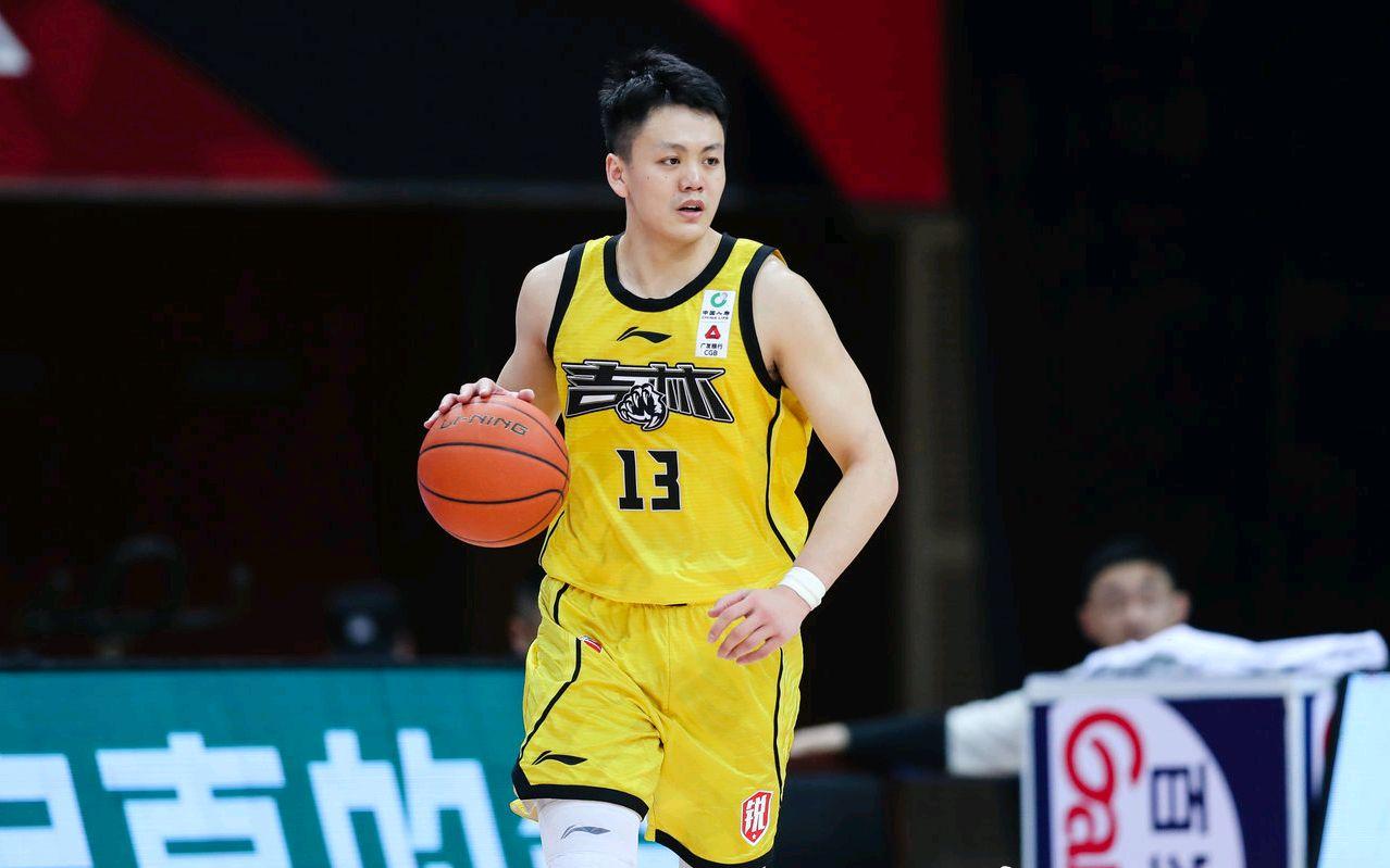 cba小前锋在哪个位置(CBA国产小前锋TOP 8，周鹏占头名，双麟上限高，李春江弟子被低估)