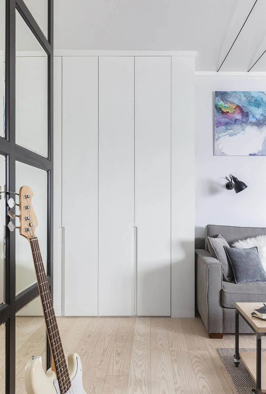 30㎡不到的小户型，老外设计也是可圈可点！收纳、家居功能太好