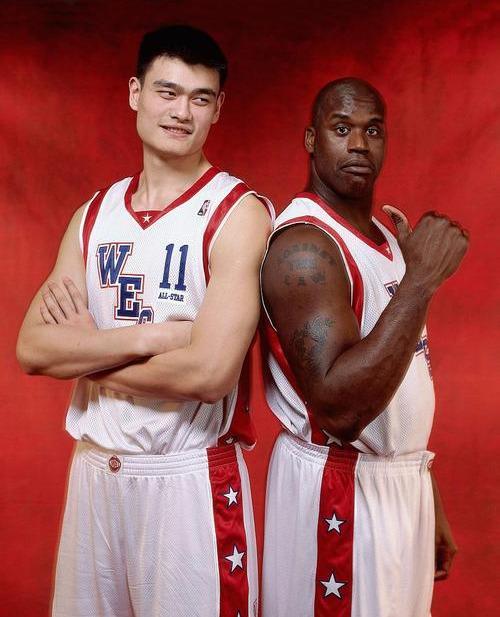 河升镇为什么不能在nba立足(河升镇能跟姚明比？两人在NBA交手4次，数据是这样的)