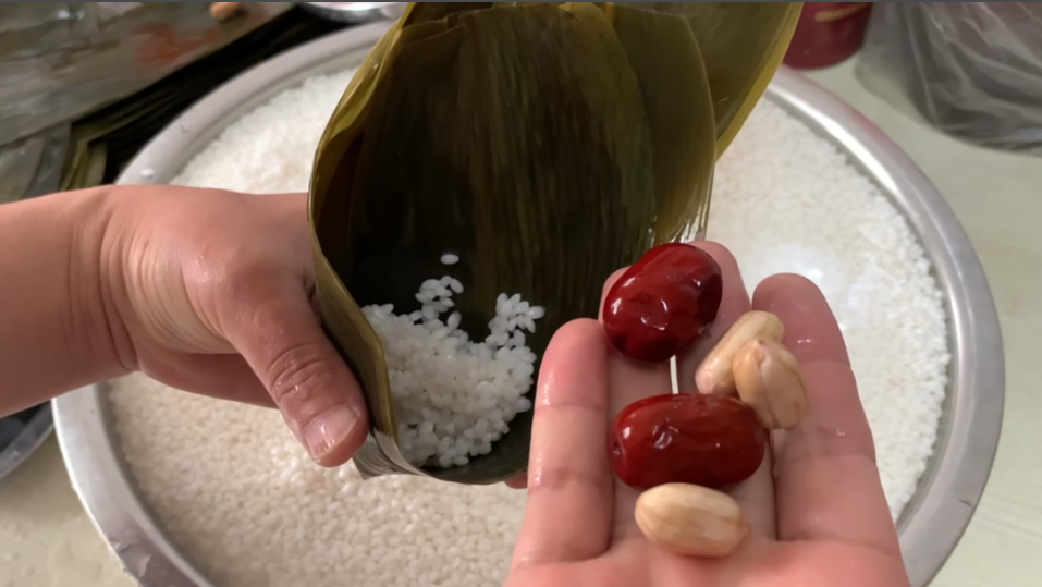 三角粽怎么包,三角粽怎么包慢動作