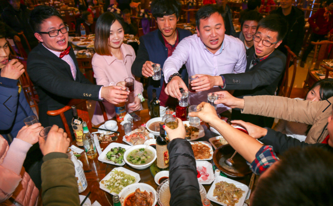 宿醉解酒的最快方法(应酬宿醉很难受怎么办？教你4步解酒招，帮助你消除宿醉烦恼)