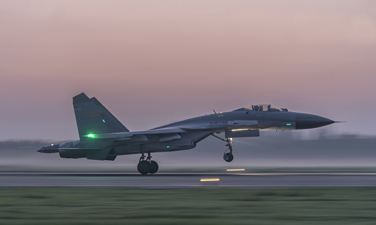 800�ܶ�500�ܣ�����������������ϣ��ж���������ս������Ա�