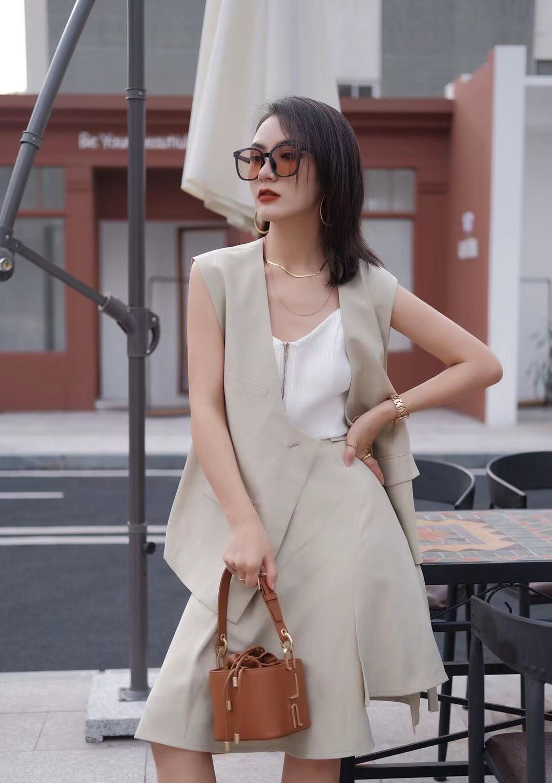 马甲应该如何搭配衣服?