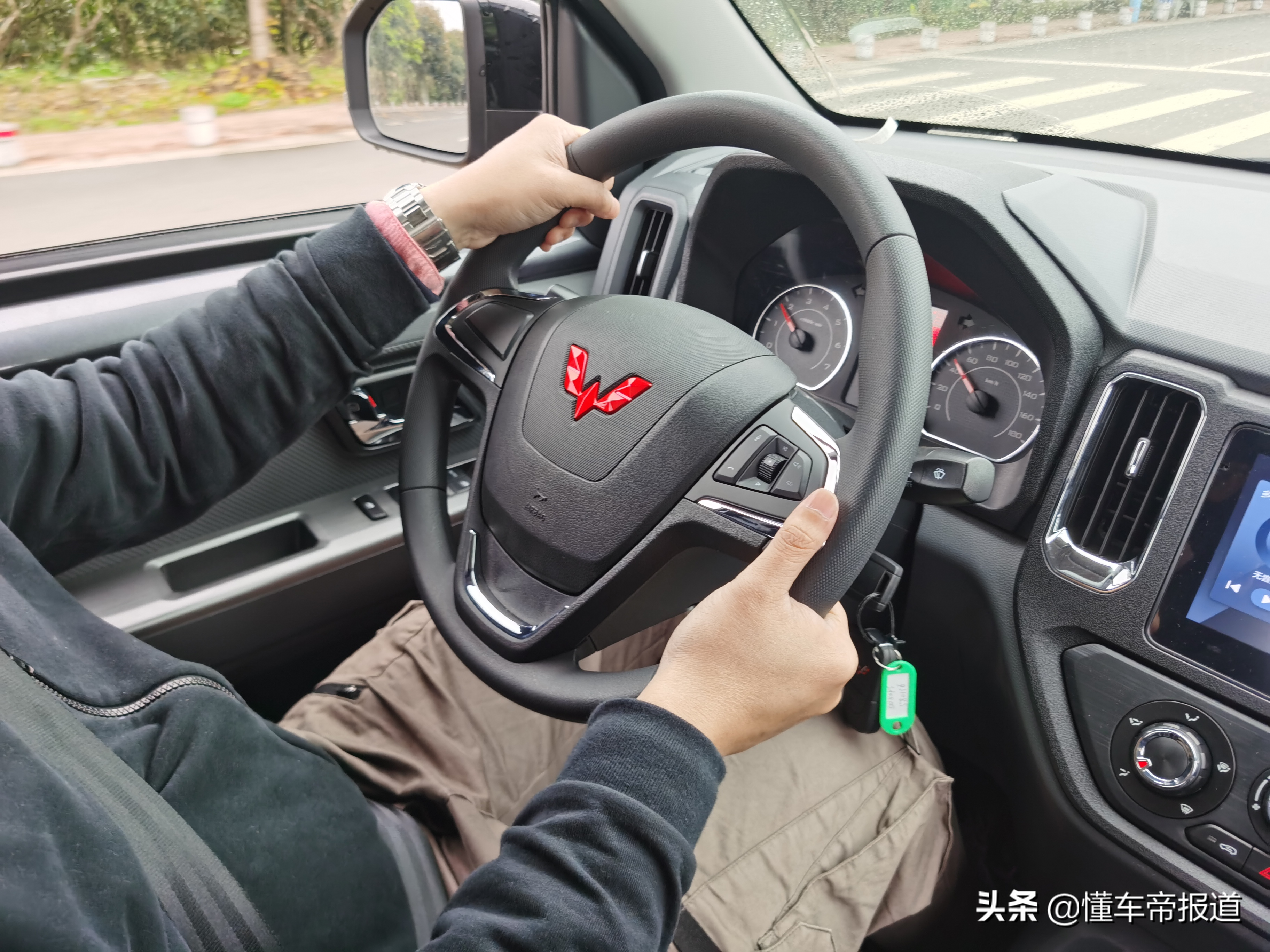 新车｜预售6万左右 创业必不可少！抢先试驾五菱征途皮卡