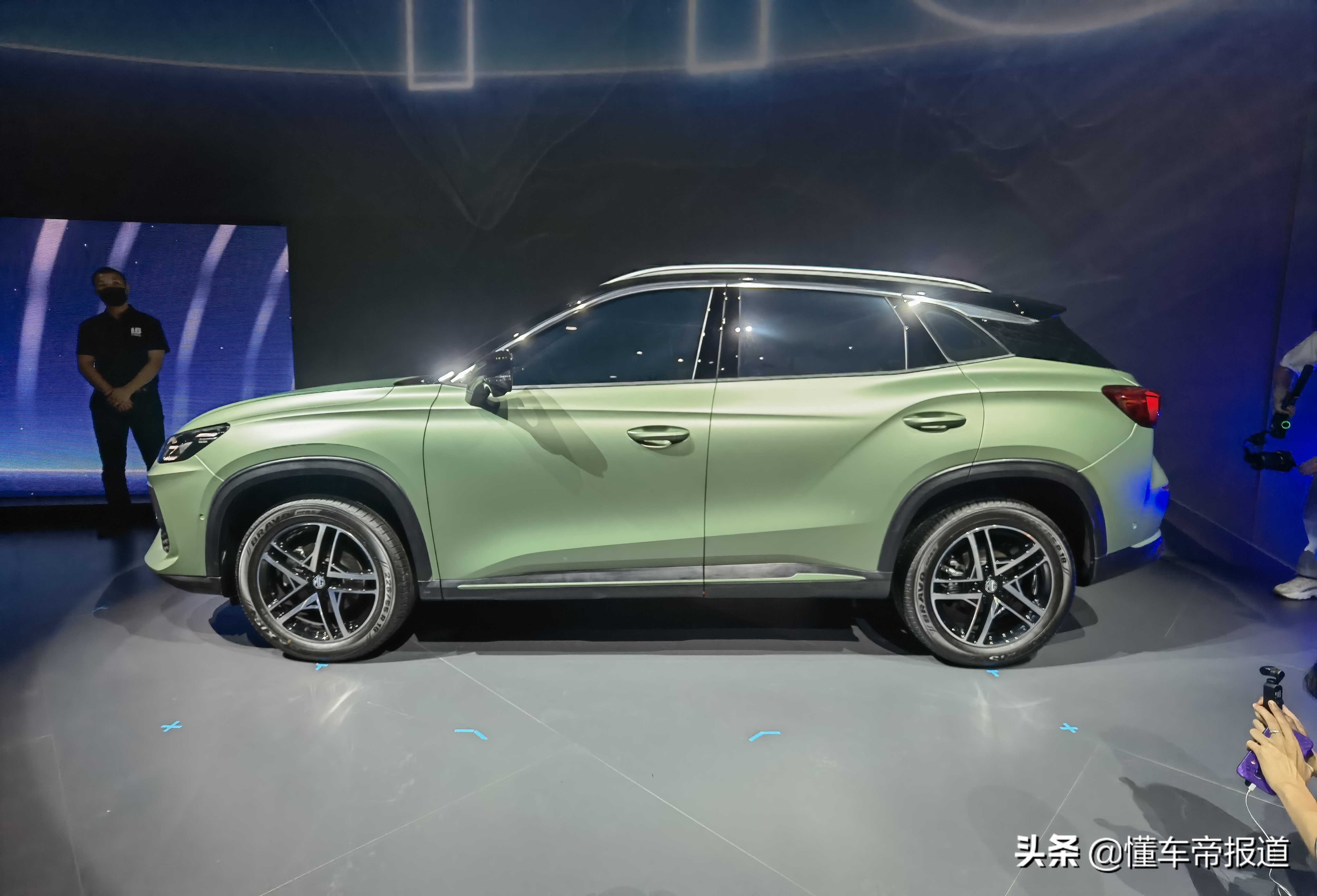 新车｜紧凑SUV，采用最新家族设计语言，名爵MG ONE发布