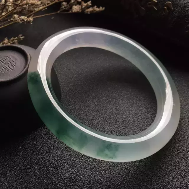 一条翡翠玉镯的诞生,经历了什么?