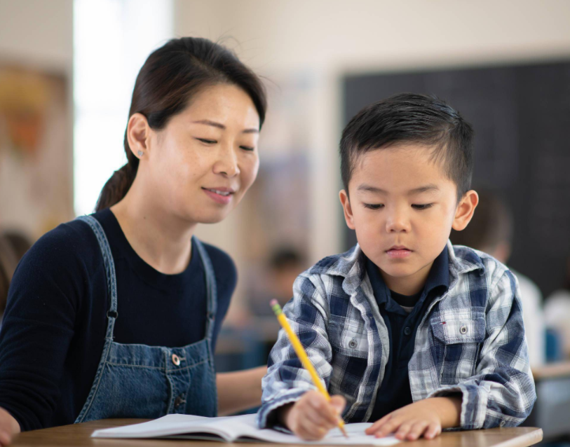 中小学生迎来“好消息”，假期托管即将展开，家长可以放心了