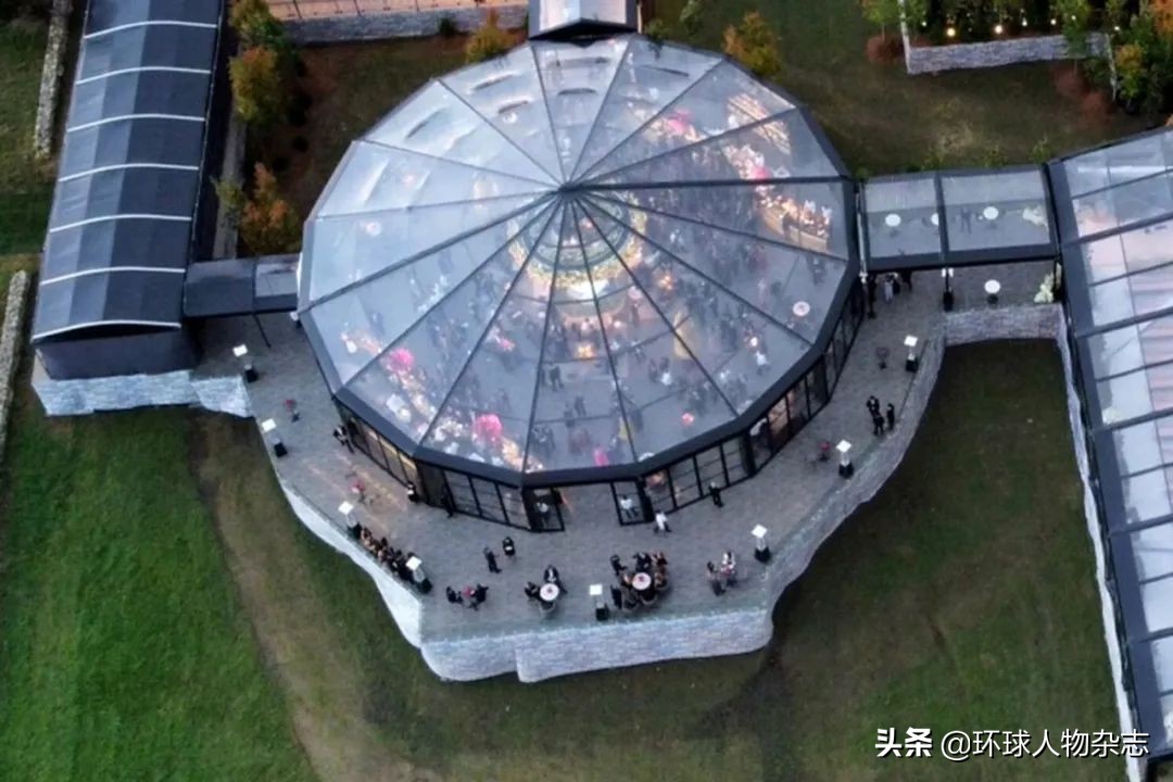 盖茨“穷养”女儿25年,马场婚礼却豪掷千万?