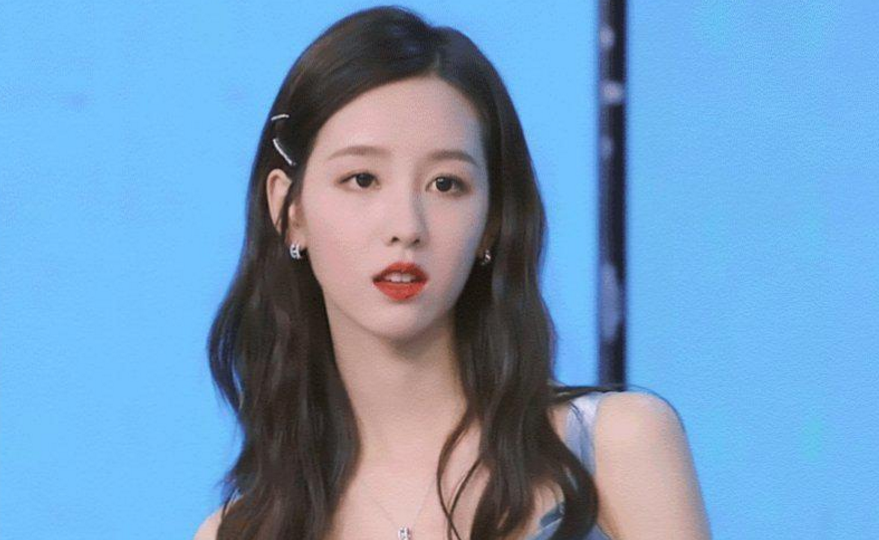 她是“高考成绩”最高的明星？621分傲视群雄，美貌与才华并存