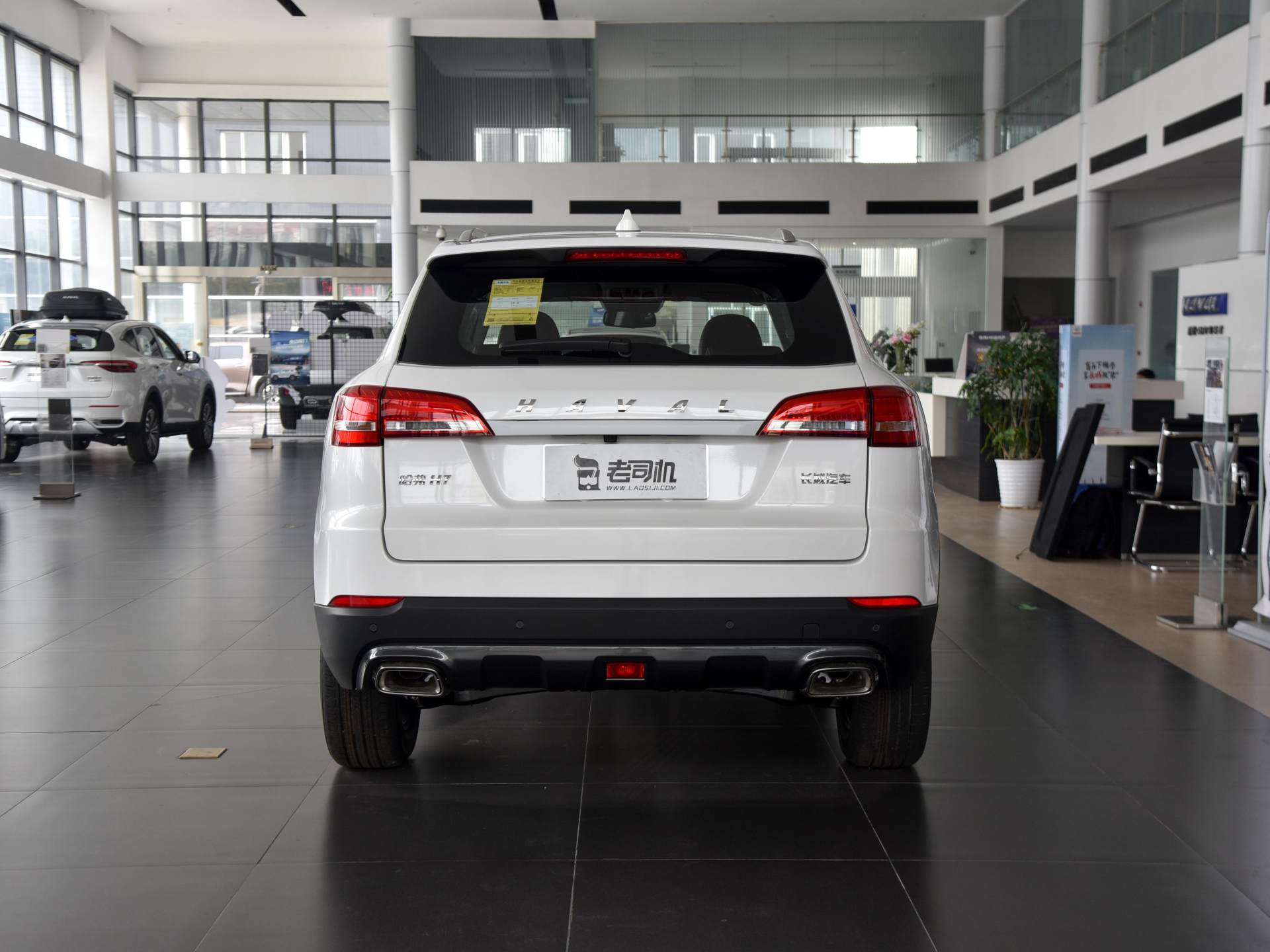 轴距2米85马力超过200匹的国产SUV，空间大，实拍哈弗H7