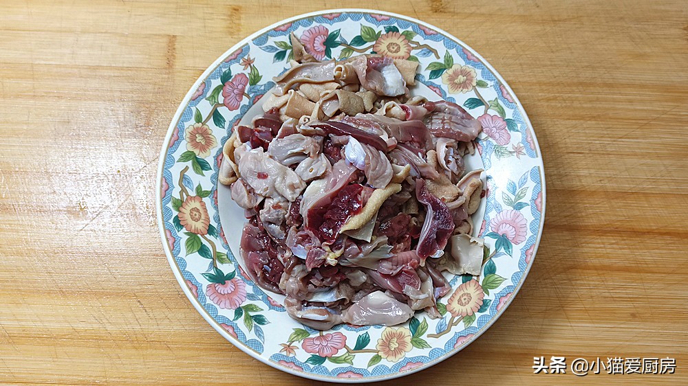 鸡杂试试这样炒来吃，口感脆嫩一点不老，味道香辣好吃，特下饭